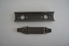Zahnstange im Kaltfließpressverfahren hergestellt. (Ausgangsmaterial Rund), Klammer aus hochfestem Stahl